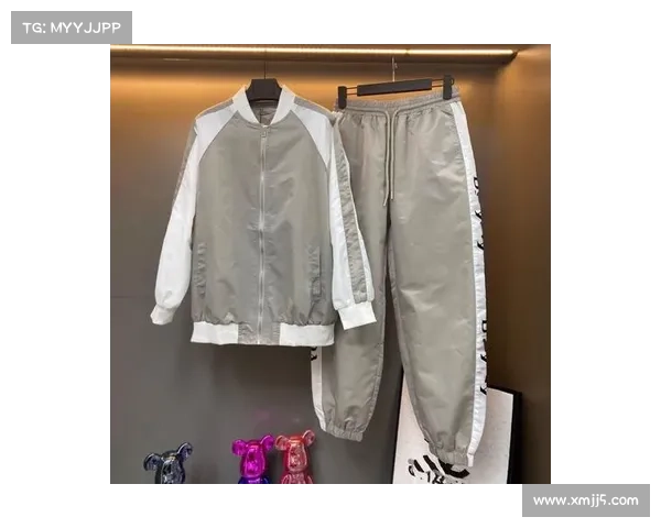 Y-3推出2025年秋冬跑步系列运动套装及鞋履 Y-3推出2025年秋冬跑步系列运动套装及鞋履